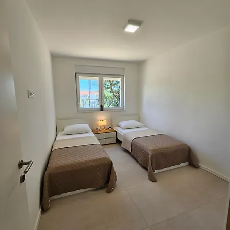 Paradise Apartment Nin