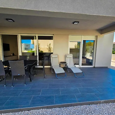 Paradise Apartament Nin